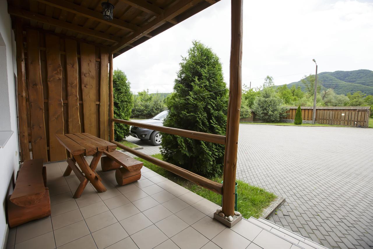 Trembita Hotel Chust Zewnętrze zdjęcie