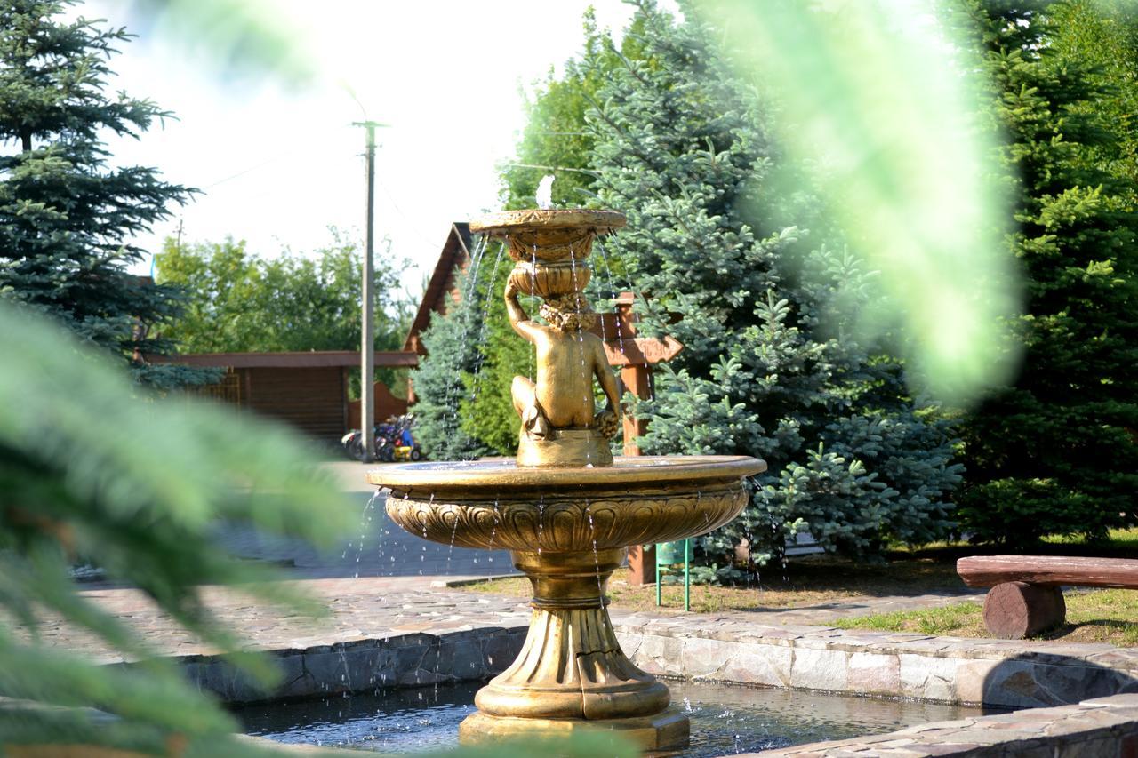Trembita Hotel Chust Zewnętrze zdjęcie
